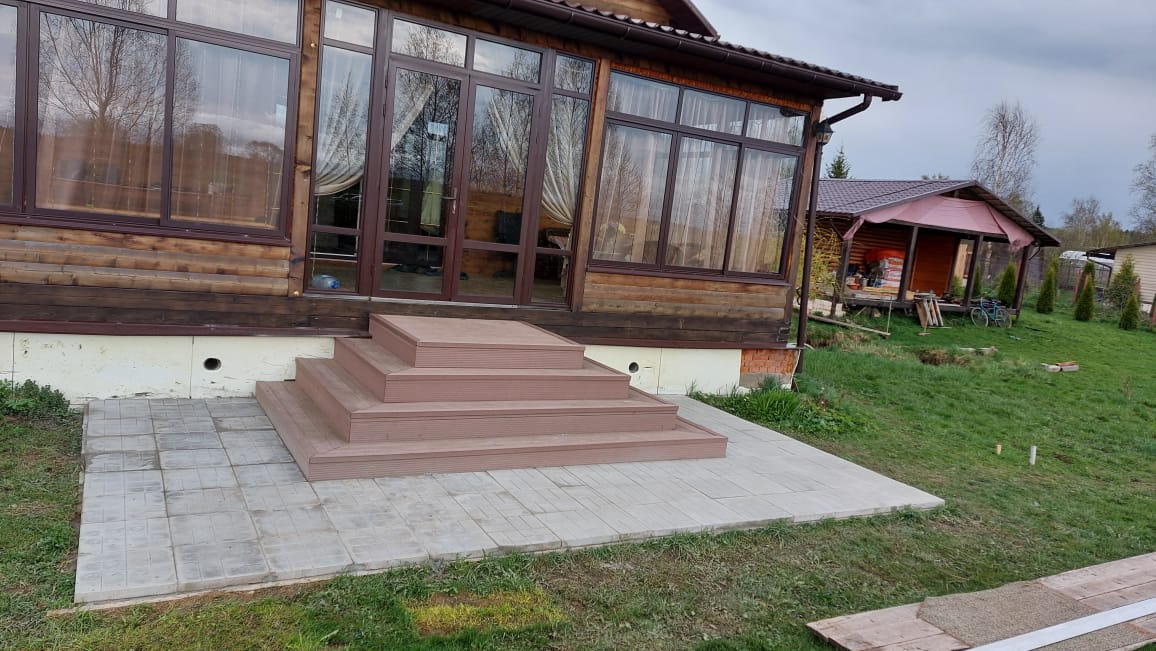 алюминиевое остекление веранды дачи