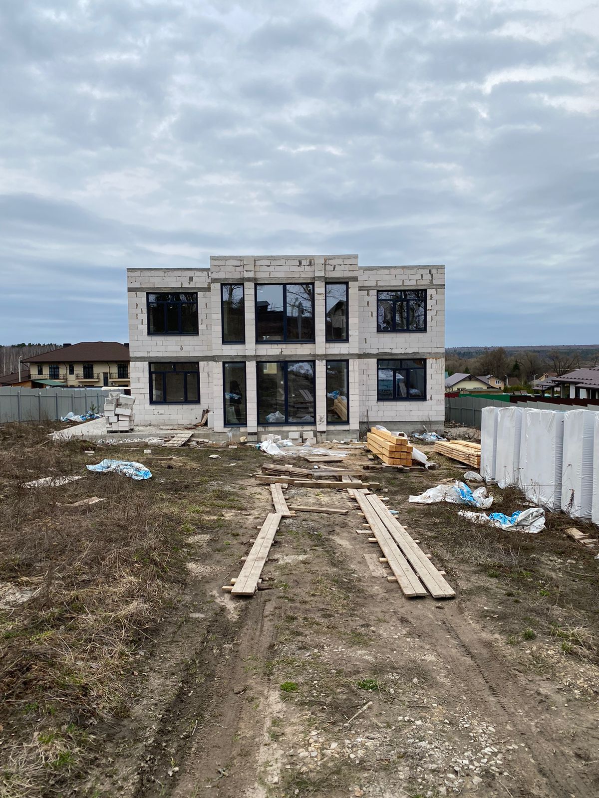 Остекление коттджа в Пущино окна компании Сатэлс Групп