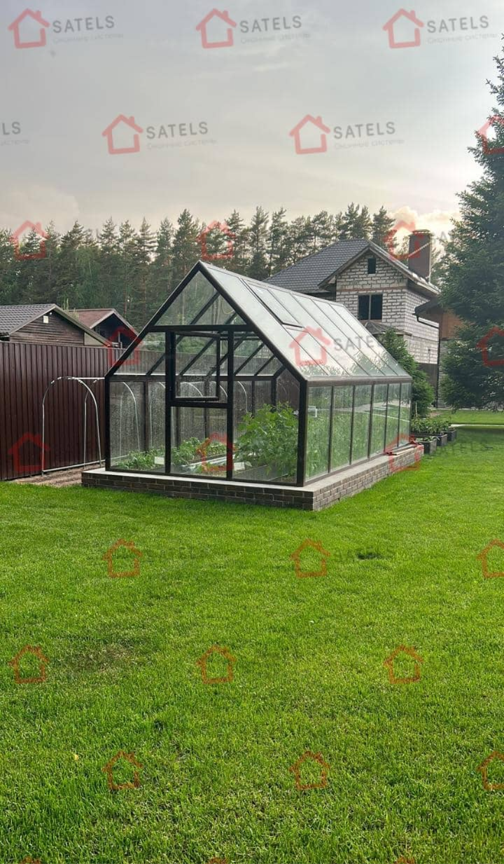 Теплица из стекла