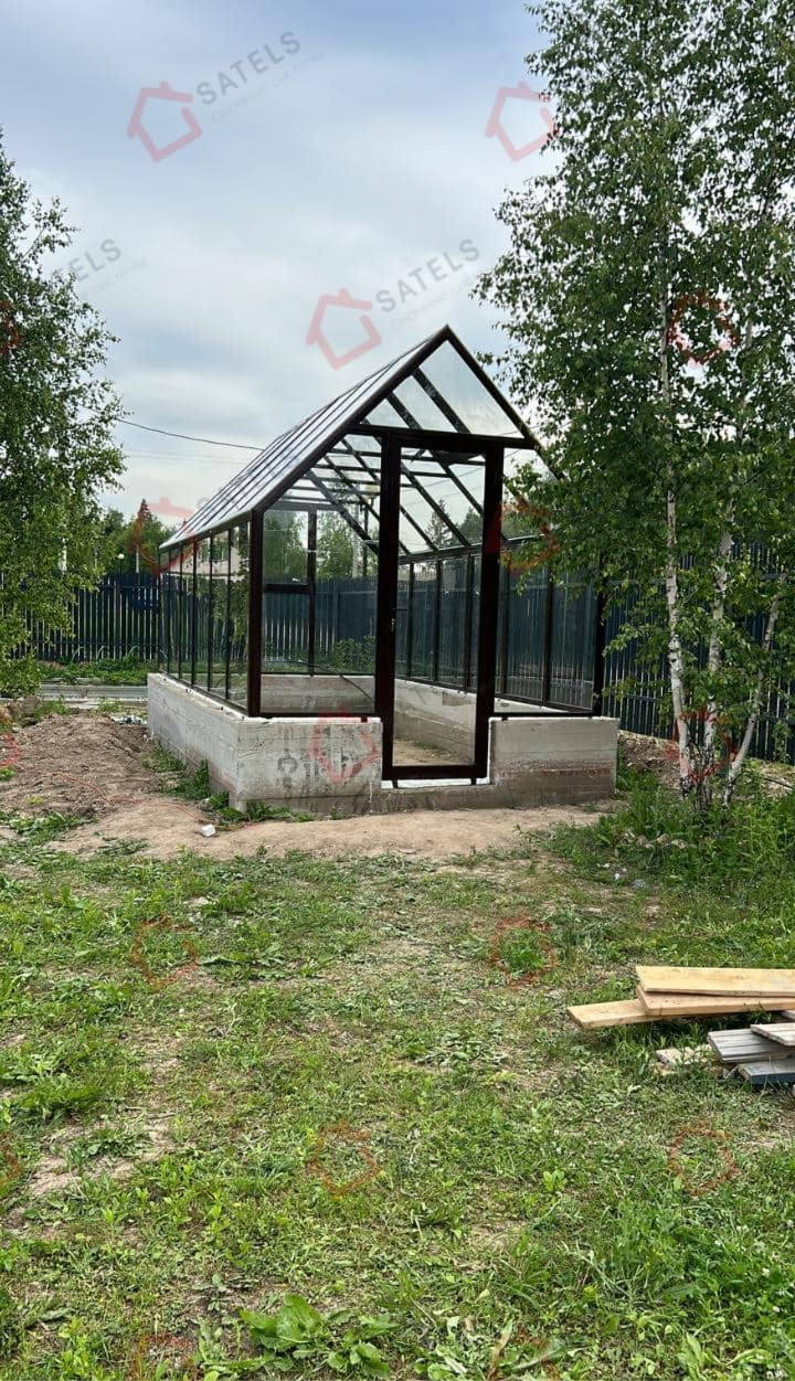 Стеклянные теплица Дачник заказть