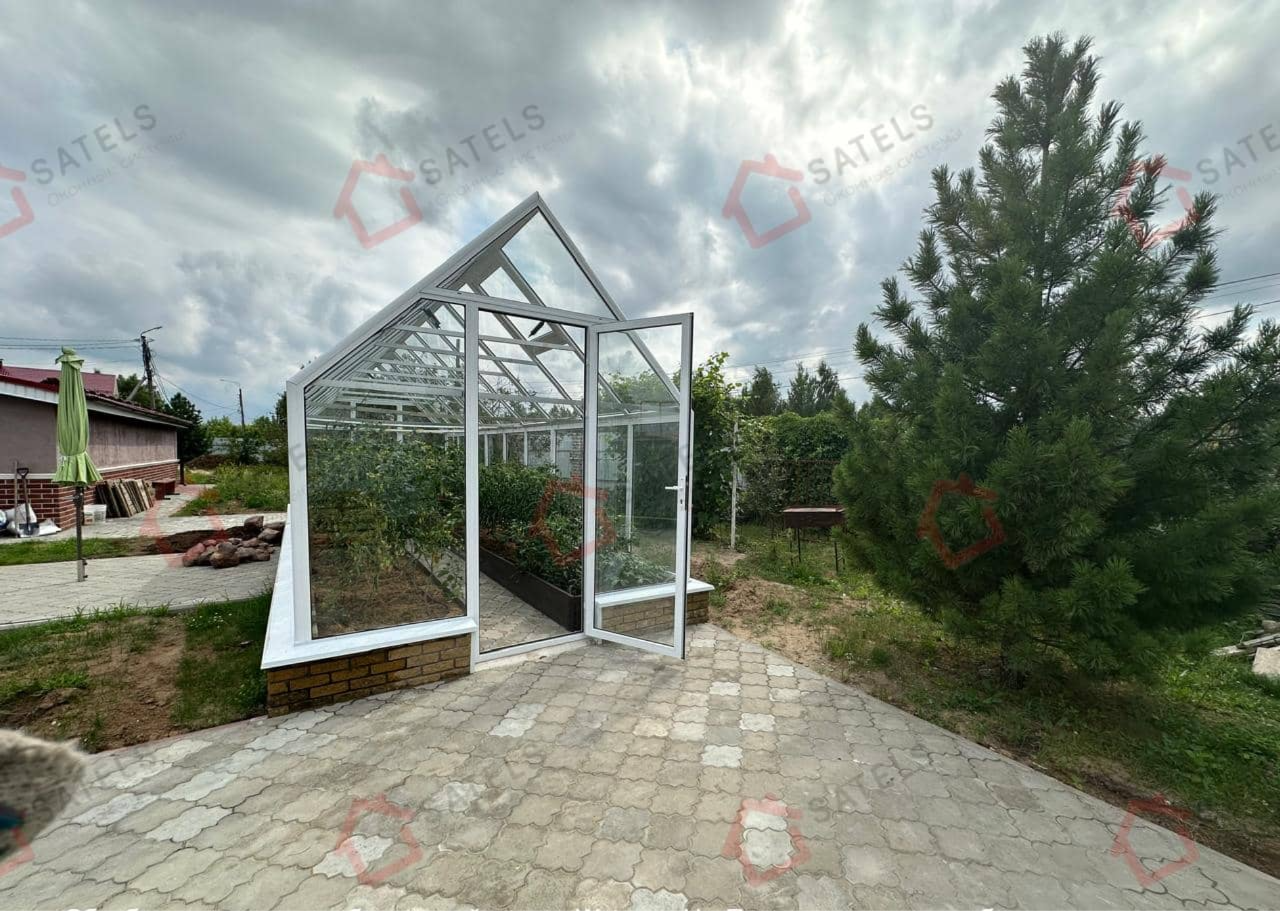 Купить Стеклянные теплица Сатэлс Групп