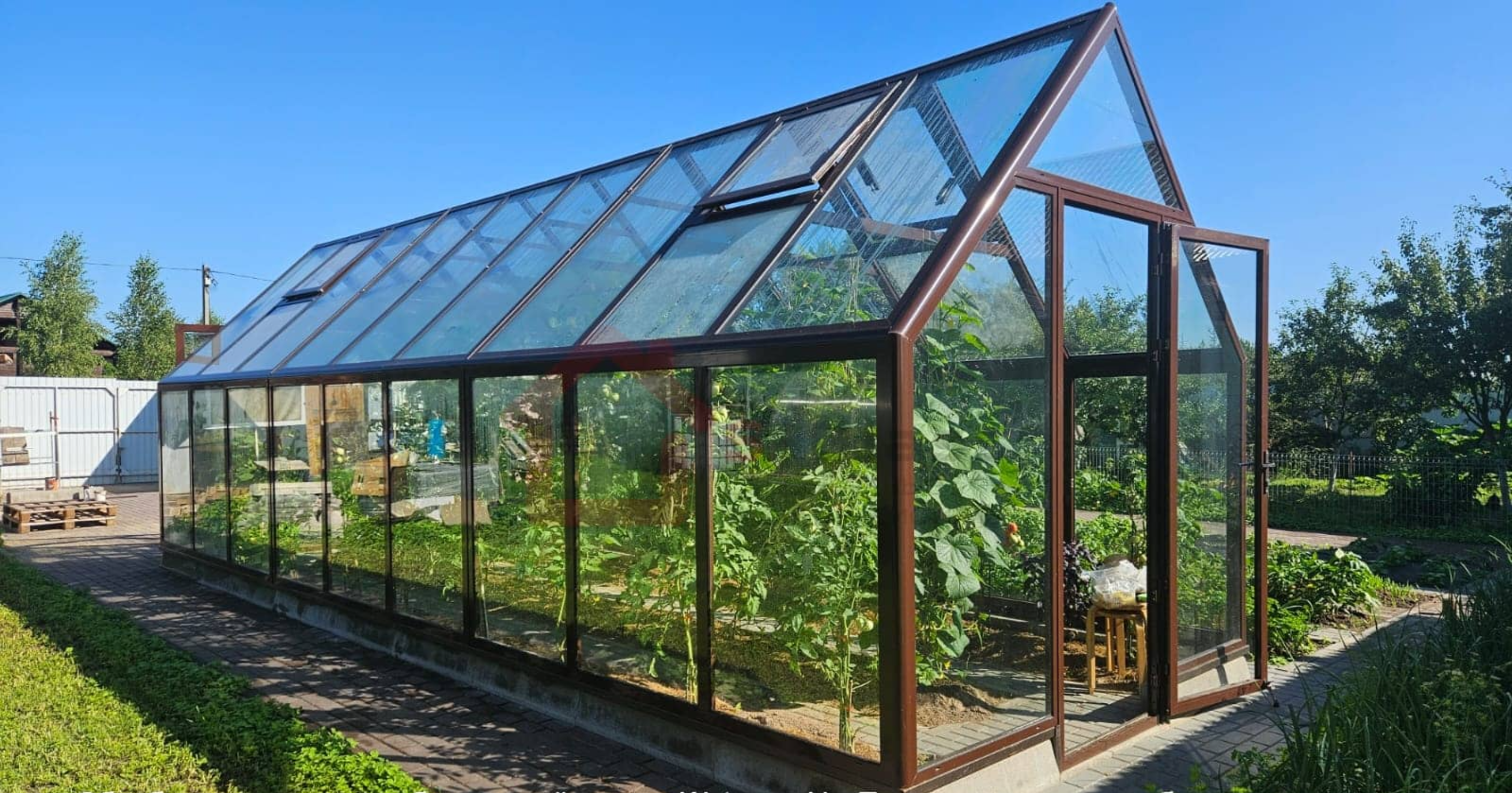 Английская стеклянная теплица от S-Glass (Сатэлс Групп)