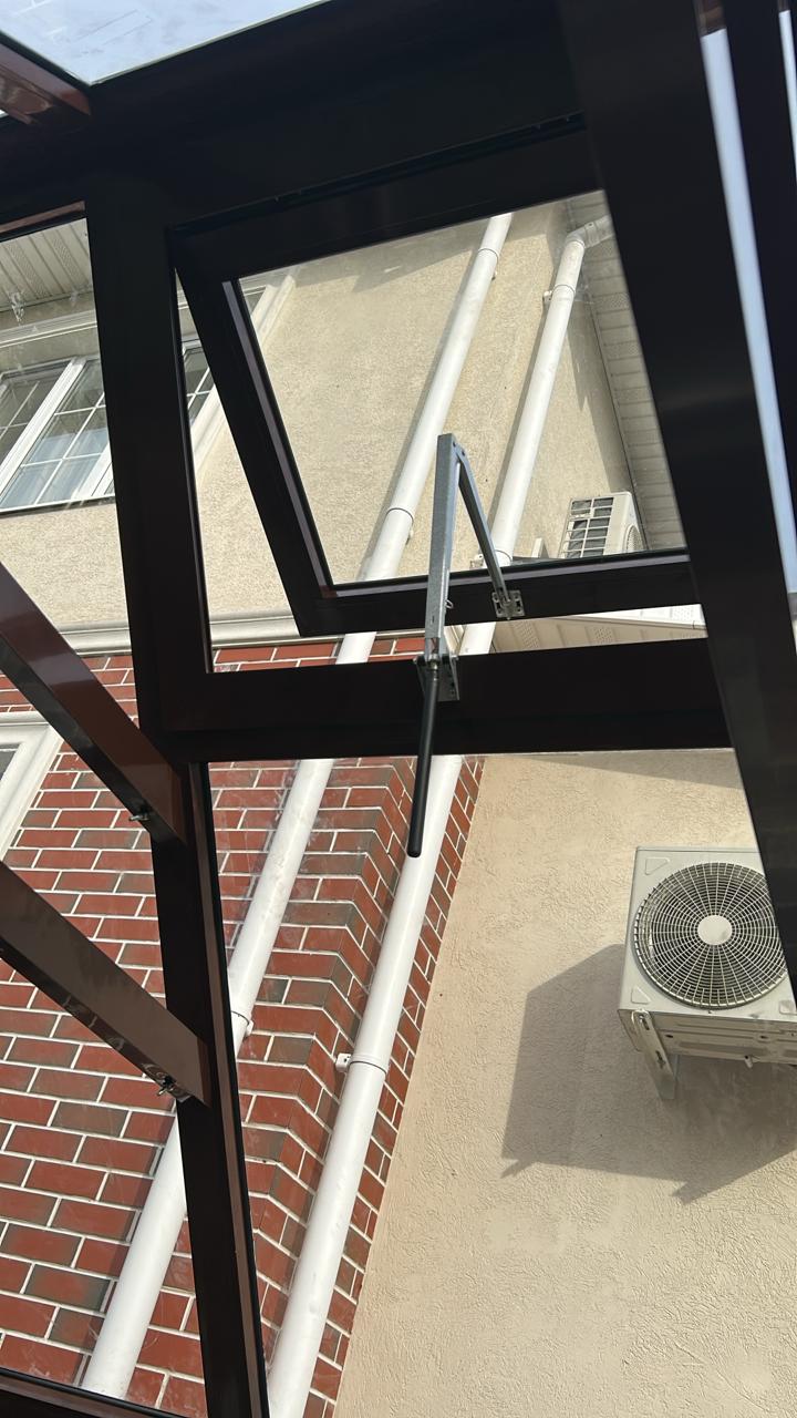 Купить Стеклянную теплицу в английском стиле от производителя Сатэлс Групп в Селятино