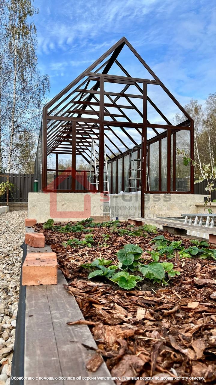 Стеклянная теплица на фундаменте длиной 10 метров — проект S-Glass, строительство в коттеджном поселке