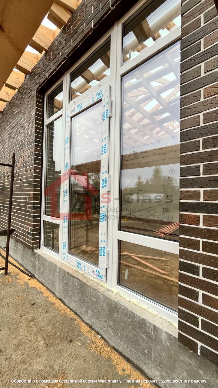 белое пластиковое окно ПВХ с энергосберегающим стеклопакетом