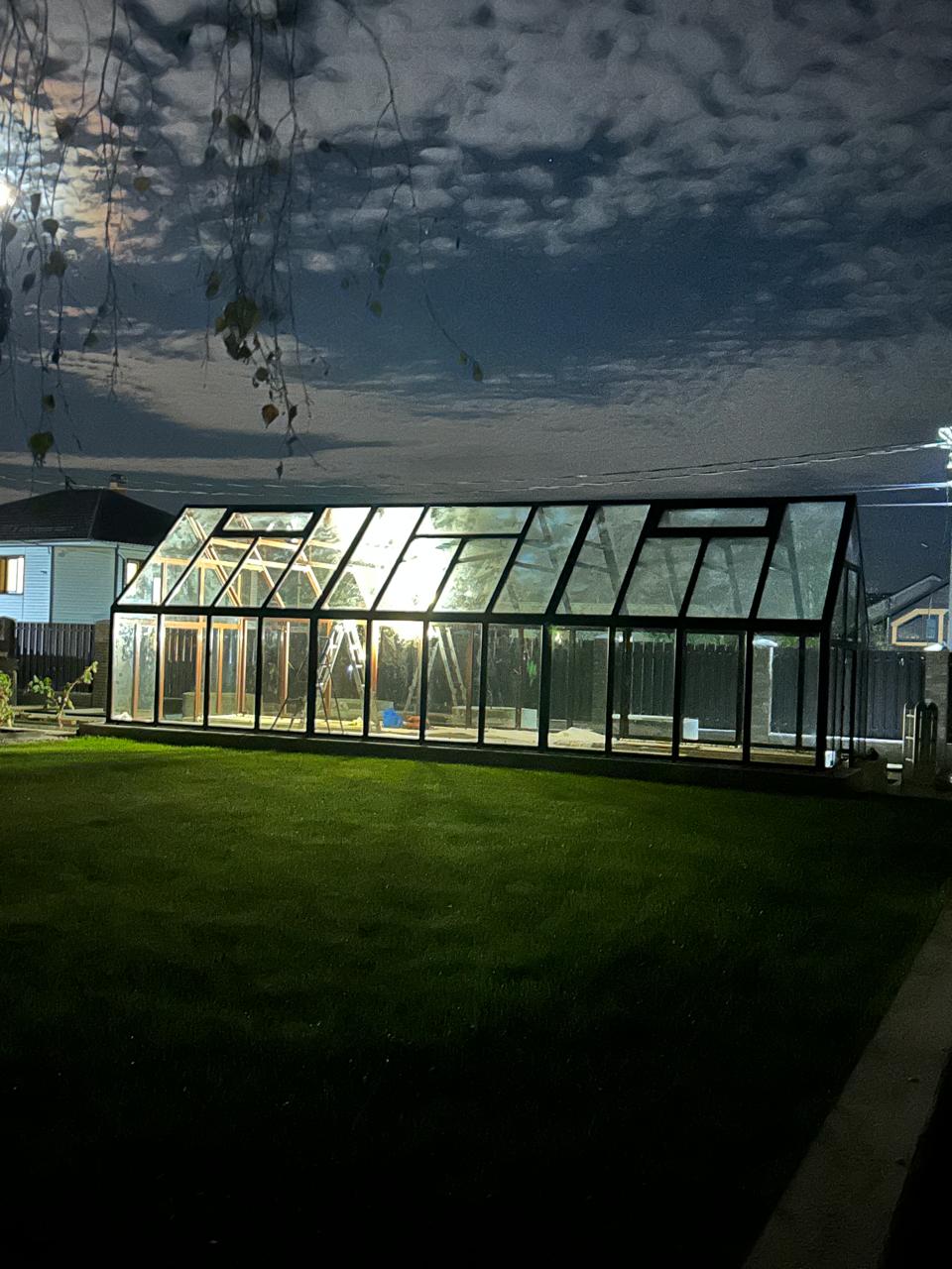 Примеры наших работ стеклянной теплицы