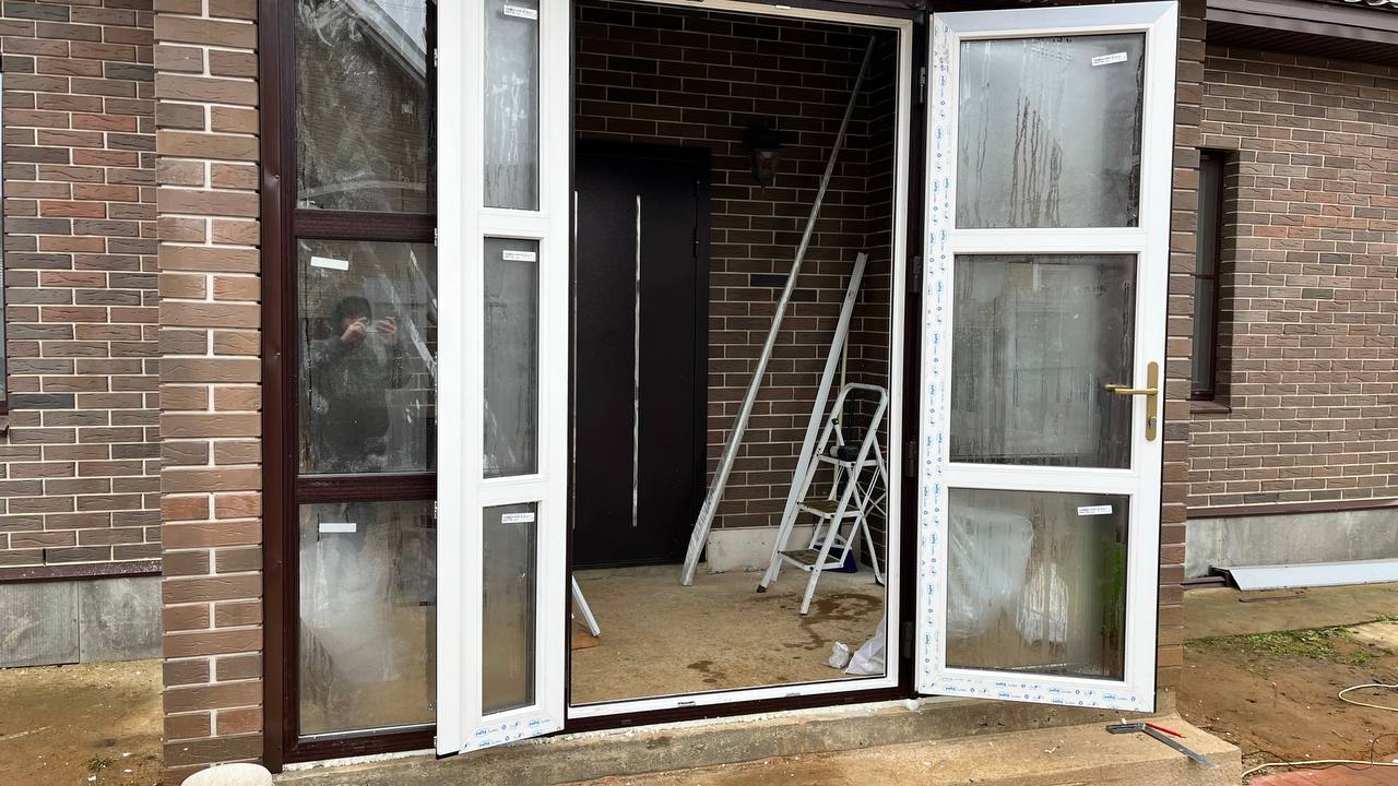 Остекление загородного дома профилем VEKA