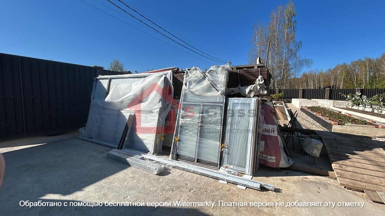 Монтаж стеклянных секций на алюминиевую конструкцию